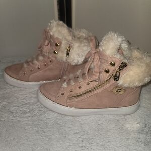 G by Guess Women's Gabbi Blush Fur-Trim Sneakers Size 6
